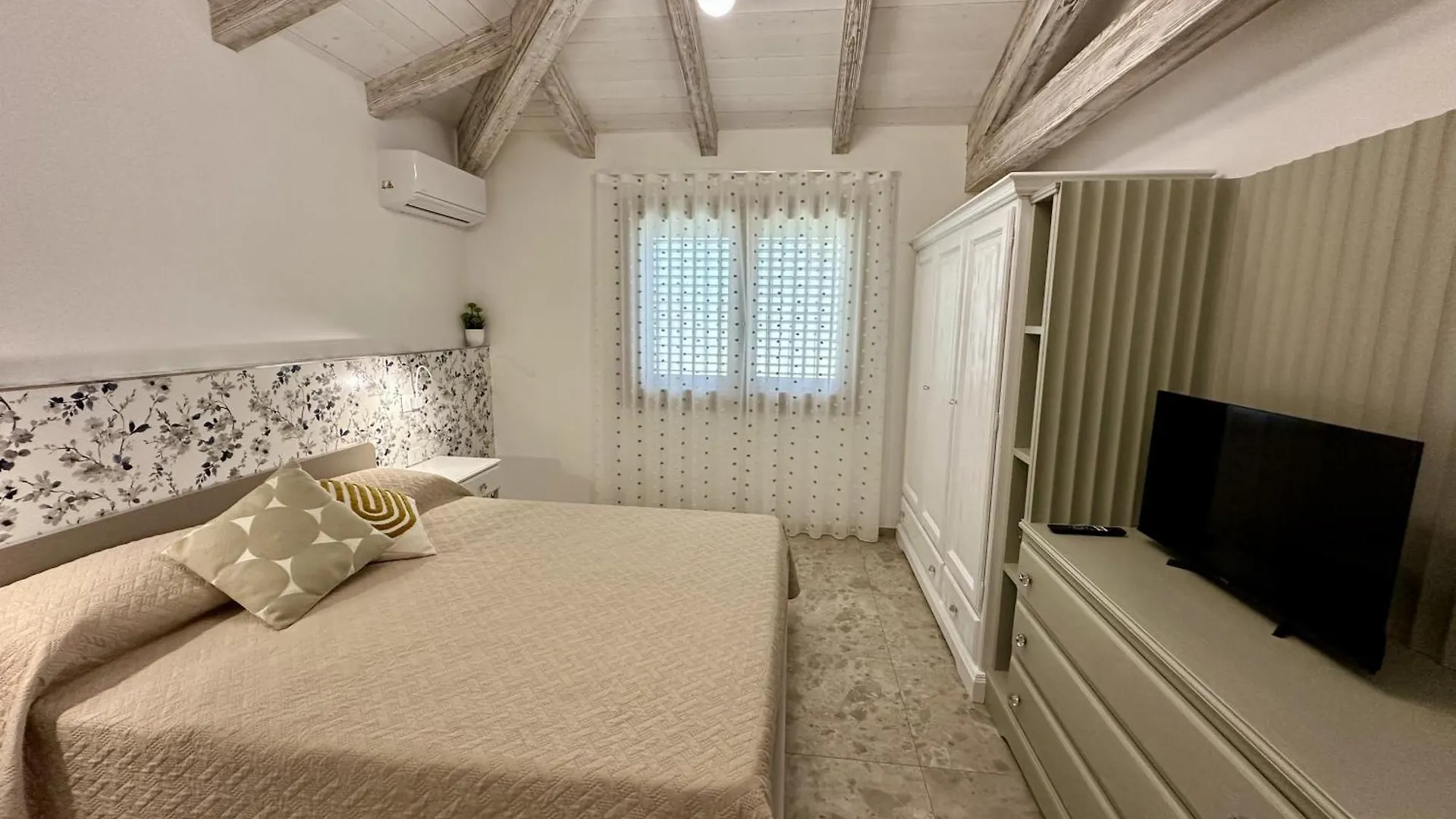 Villa Smeraldo كاستياداس